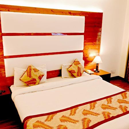 Royal Jardin Whistling Pines Resort Shimla Exterior photo