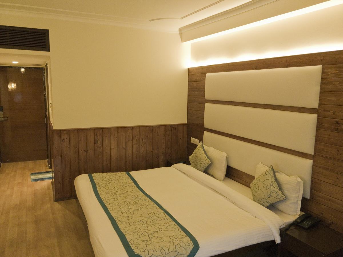 Royal Jardin Whistling Pines Resort Shimla Exterior photo