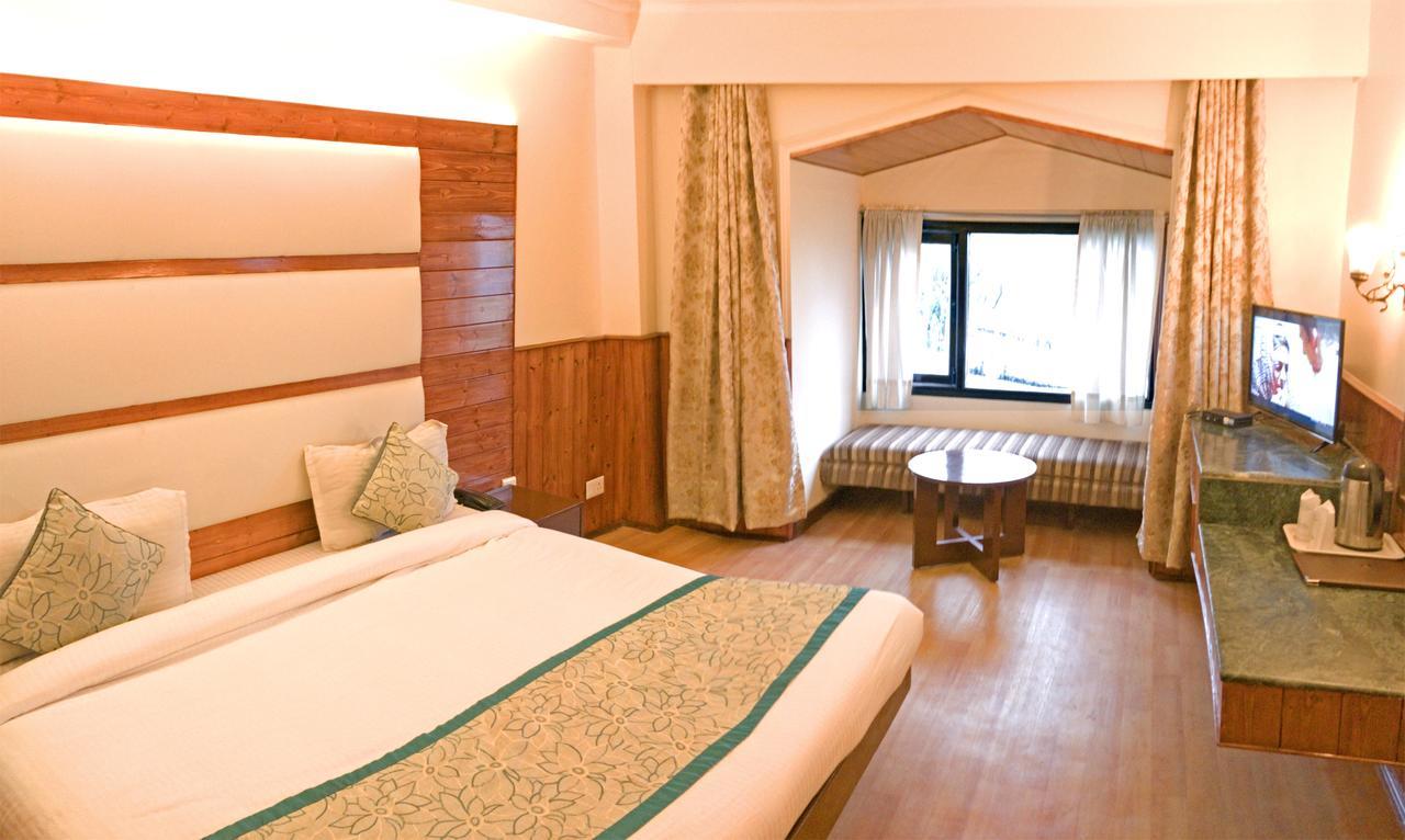 Royal Jardin Whistling Pines Resort Shimla Exterior photo