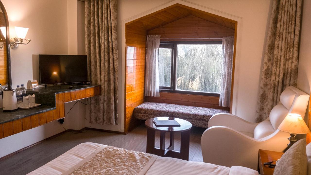 Royal Jardin Whistling Pines Resort Shimla Exterior photo