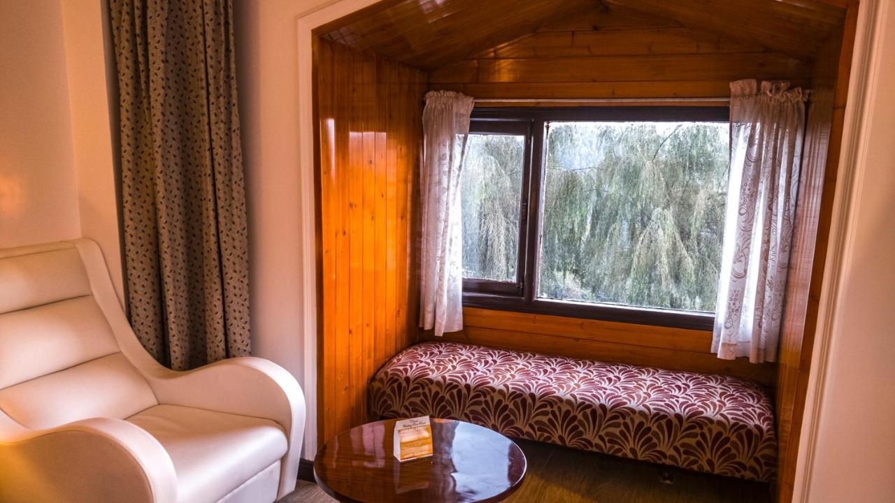 Royal Jardin Whistling Pines Resort Shimla Exterior photo