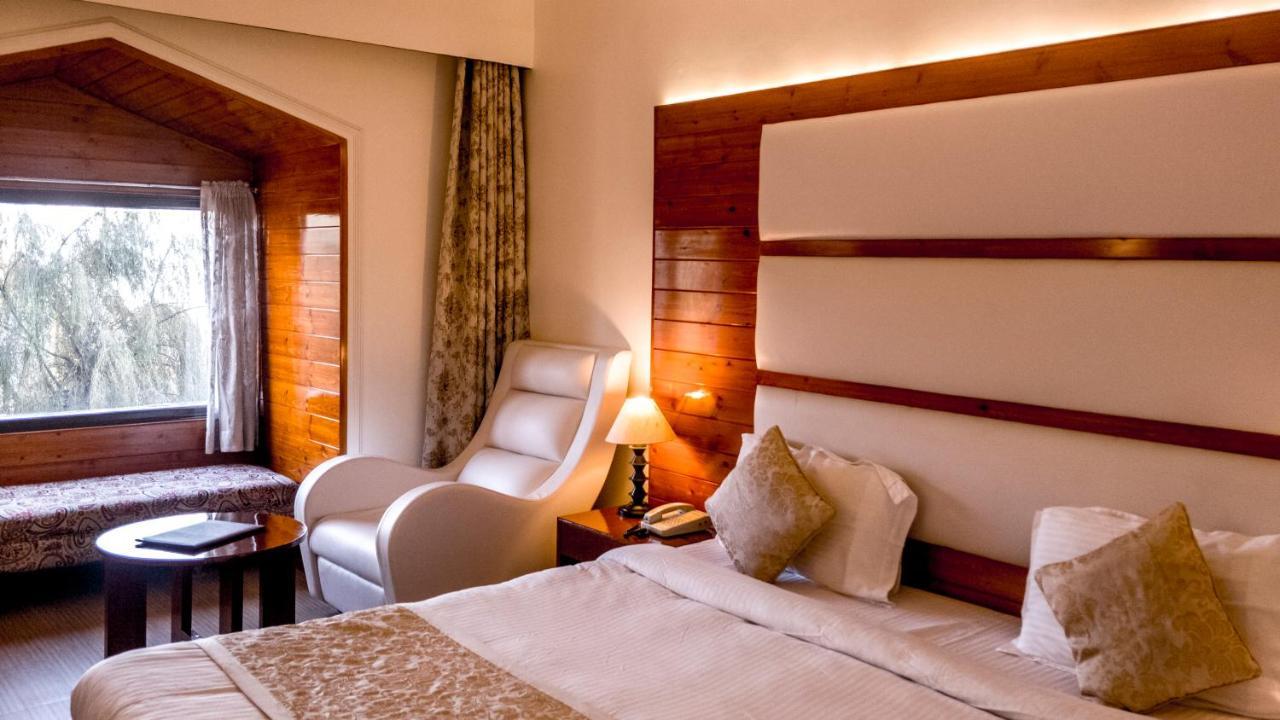 Royal Jardin Whistling Pines Resort Shimla Exterior photo